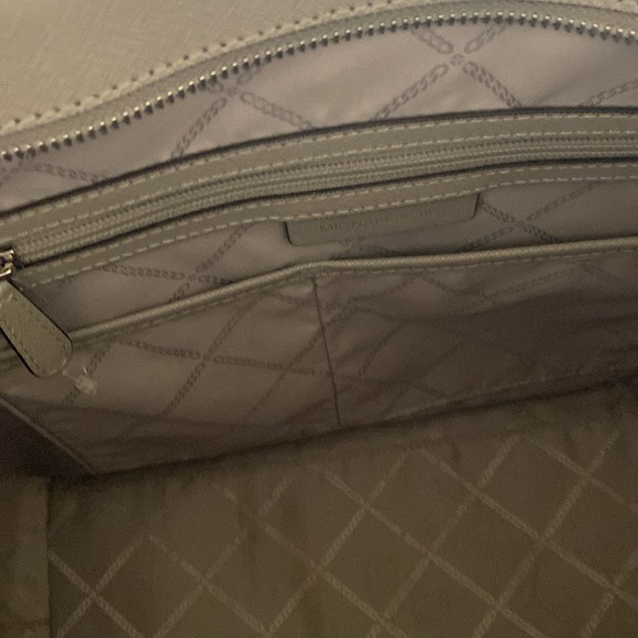 Michael Kors large leather tote.  Mint condition.  Pearl gray - Picture 5 of 12